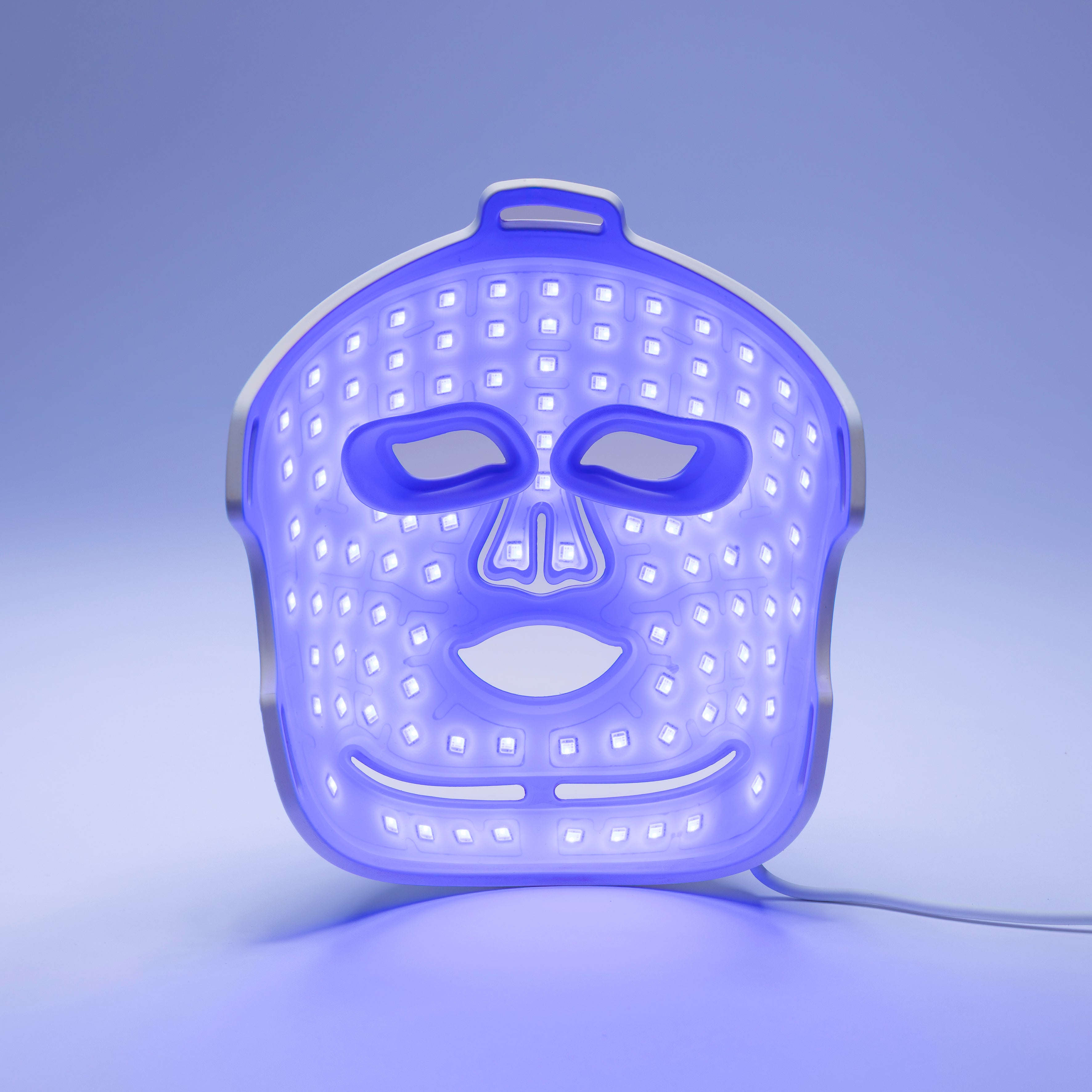 Quellor LED mask illuminated in blue for Clarity Mode